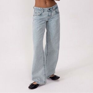 motel rocks parallel low rise light wash jeans size 24